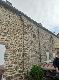 Chantier de rénovation de façade en pierre